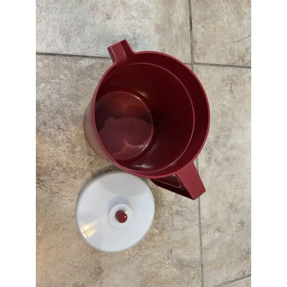 Vintage Red Tupperware 1-1/2 Quart Pitcher 1575-5 With Push Button Lid